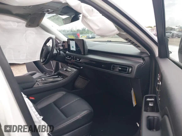 ✅ 2025 Lincoln Aviator Premiere • VIN: 5LM5J6WC5SGL03656 • Лот: 41662153. Опубліковано раніше на IAAI з пробігом 3 394 миль. Безкоштовний доступ до архіву аукціонних продажів зі США та докладний звіт про історію автомобіля на DreamBid. Зображення 5.