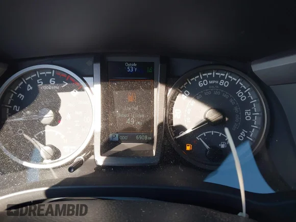 ✅ 2023 Toyota Tacoma Trail Edition • VIN: 3TMCZ5AN3PM638325 • Lot: 44786255. Wystawiony na IAAI z przebiegiem 6 908 mil. Bezpłatny archiwum sprzedaży aukcyjnych z USA i szczegółowy raport historii pojazdu na DreamBid. Zdjęcie 7.
