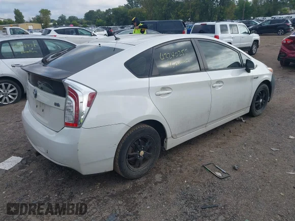 ✅ 2014 Toyota Prius Four • VIN: JTDKN3DU5E0360932 • Lot: 43240255. Wystawiony na IAAI z przebiegiem 153 854 mil. Bezpłatny archiwum sprzedaży aukcyjnych z USA i szczegółowy raport historii pojazdu na DreamBid. Zdjęcie 4.