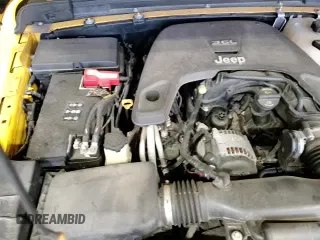 ✅ 2020 Jeep Wrangler Unlimited Black and Tan • VIN: 1C4HJXDG9LW193878 • Lot: 91920855. Listed on Copart with 60,392 mi. Free auction sales archive from the USA and detailed vehicle history report at DreamBid. Image 14.