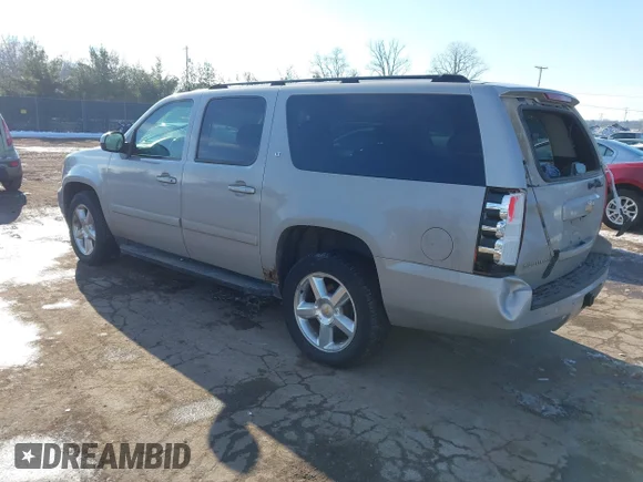 ✅ 2007 Chevrolet Suburban LT • VIN: 1GNFK16307J228801 • Lot: 43857516. Listed on IAAI with Not provided. Free auction sales archive from the USA and detailed vehicle history report at DreamBid. Image 3.