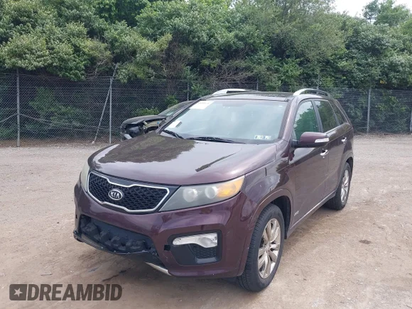 ✅ 2011 Kia Sorento SX • VIN: 5XYKWDA20BG096630 • Lot: 45091636. Wystawiony na IAAI z przebiegiem 134 945 mil. Bezpłatny archiwum sprzedaży aukcyjnych z USA i szczegółowy raport historii pojazdu na DreamBid. Zdjęcie 2.