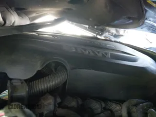 ✅ 2018 BMW 3 Series 330i xDrive • VIN: WBA8D9G57JNU70217 • Lot: 42590560. Wystawiony na IAAI z przebiegiem 118 700 mil. Bezpłatny archiwum sprzedaży aukcyjnych z USA i szczegółowy raport historii pojazdu na DreamBid. Zdjęcie 20.