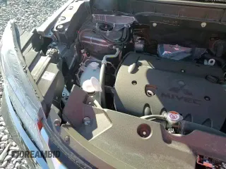 ✅ 2025 Mitsubishi Outlander S • VIN: JA4ARUAUXSU008485 • Lot: 93137435. Listed on Copart with 8,890 mi. Free auction sales archive from the USA and detailed vehicle history report at DreamBid. Image 15.