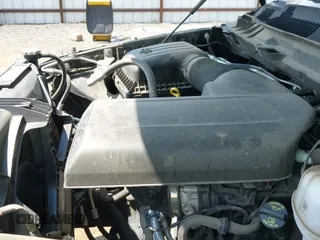 2024 Ram 1500 SLT z VIN 1C6RR7GG3RS149228, wystawiony jako IAAI lot #42574867 z przebiegiem 23 895 mil mil oraz . Historia ofert i sprzedaży dostępna na DreamBid. Obrazek 18.