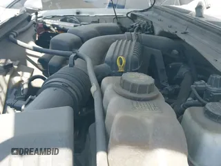 ✅ 2010 Ford F-250 XL • VIN: 1FTSW2A53AEB04810 • Lot: 42584620. Listed on IAAI with 296,559 mi. Free auction sales archive from the USA and detailed vehicle history report at DreamBid. Image 19.