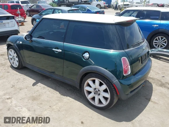 ✅ 2006 MINI Hardtop S • VIN: WMWRE33586TL15800 • Лот: 42288158. Опубликован ранее на IAAI с пробегом 89 887 миль. Бесплатный доступ к архиву аукционных продаж из США и подробный отчёт об истории автомобиля на DreamBid. Изображение 3.