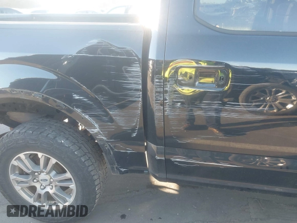✅ 2019 Ford F-150 XL • VIN: 1FTEW1E53KFC29139 • Lot: 43486879. Wystawiony na IAAI z przebiegiem 90 060 mil. Bezpłatny archiwum sprzedaży aukcyjnych z USA i szczegółowy raport historii pojazdu na DreamBid. Zdjęcie 6.