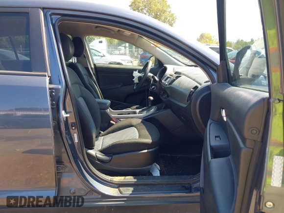 ✅ 2016 Kia Sportage LX • VIN: KNDPBCACXG7802611 • Lot: 43179794. Wystawiony na IAAI z przebiegiem 107 950 mil. Bezpłatny archiwum sprzedaży aukcyjnych z USA i szczegółowy raport historii pojazdu na DreamBid. Zdjęcie 5.