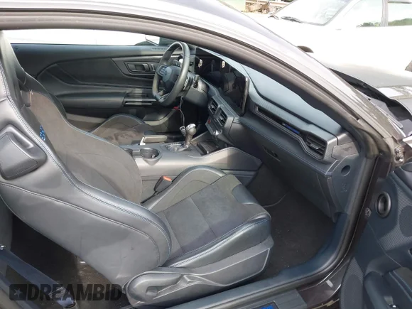 ✅ 2024 Ford Mustang Dark Horse • VIN: 1FA6P8R08R5500615 • Lot: 42873538. Wystawiony na IAAI z przebiegiem 18 309 mil. Bezpłatny archiwum sprzedaży aukcyjnych z USA i szczegółowy raport historii pojazdu na DreamBid. Zdjęcie 5.