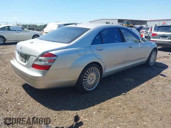 ✅ 2007 Mercedes-Benz S 550 • VIN: WDDNG71X97A036690 • Лот: 45110037. Опубліковано раніше на IAAI з пробігом 126 799 миль. Безкоштовний доступ до архіву аукціонних продажів зі США та докладний звіт про історію автомобіля на DreamBid. Зображення 4.