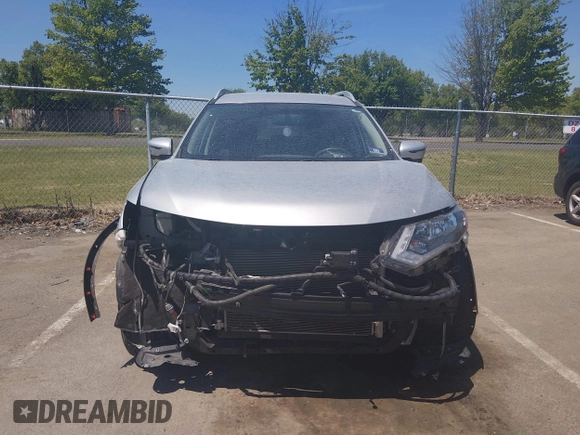 ✅ 2017 Nissan Rogue SV • VIN: 5N1AT2MV3HC890853 • Lot: 45023124. Wystawiony na IAAI z przebiegiem 48 194 mil. Bezpłatny archiwum sprzedaży aukcyjnych z USA i szczegółowy raport historii pojazdu na DreamBid. Zdjęcie 6.