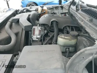 ✅ 2001 Chevrolet Suburban LS • VIN: 1GNEC16T31J240988 • Лот: 42272747. Опубликован ранее на IAAI с пробегом Не указан. Бесплатный доступ к архиву аукционных продаж из США и подробный отчёт об истории автомобиля на DreamBid. Изображение 12.