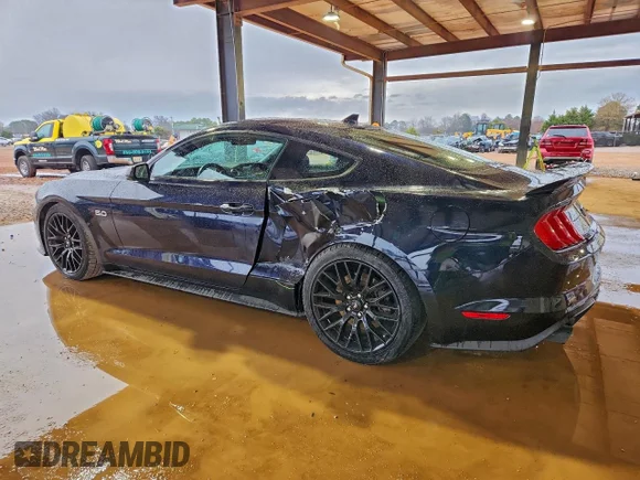 ✅ 2021 Ford Mustang GT • VIN: 1FA6P8CF0M5134199 • Лот: 96528345. Опубліковано раніше на Copart з пробігом 70 662 миль. Безкоштовний доступ до архіву аукціонних продажів зі США та докладний звіт про історію автомобіля на DreamBid. Зображення 2.