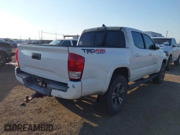 ✅ 2016 Toyota Tacoma TRD Sport • VIN: 5TFCZ5AN6GX002802 • Lot: 43366096. Wystawiony na IAAI z przebiegiem 113 645 mil. Bezpłatny archiwum sprzedaży aukcyjnych z USA i szczegółowy raport historii pojazdu na DreamBid. Zdjęcie 4.