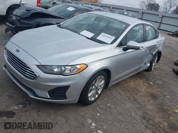 ✅ 2019 Ford Fusion SE • VIN: 3FA6P0LU1KR179968 • Lot: 44014543. Wystawiony na IAAI z przebiegiem 152 165 mil. Bezpłatny archiwum sprzedaży aukcyjnych z USA i szczegółowy raport historii pojazdu na DreamBid. Zdjęcie 2.