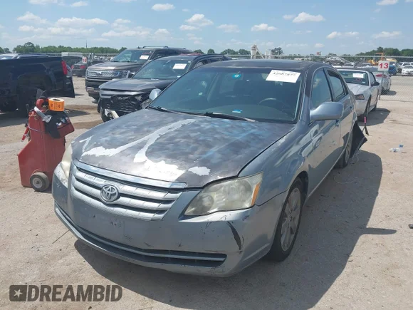 ✅ 2007 Toyota Avalon XL • VIN: 4T1BK36B67U198689 • Lot: 42687877. Wystawiony na IAAI z przebiegiem 277 379 mil. Bezpłatny archiwum sprzedaży aukcyjnych z USA i szczegółowy raport historii pojazdu na DreamBid. Zdjęcie 2.