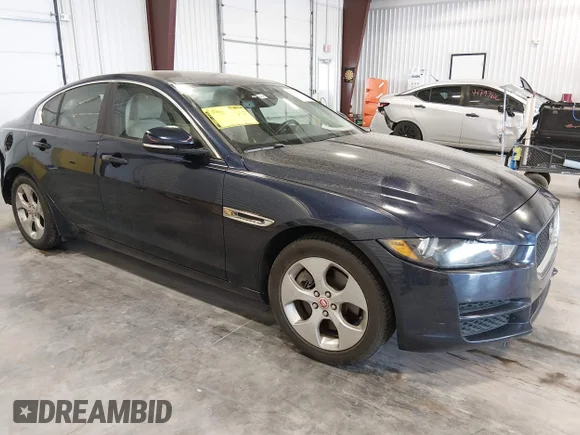 ✅ 2017 Jaguar XE 25t • VIN: SAJAR4BG4HA976477 • Lot: 44796165. Wystawiony na IAAI z przebiegiem 95 340 mil. Bezpłatny archiwum sprzedaży aukcyjnych z USA i szczegółowy raport historii pojazdu na DreamBid. Zdjęcie 1.