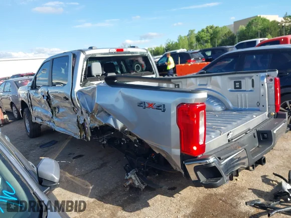 ✅ 2024 Ford F-250 XL • VIN: 1FT7W2BT8REE95869 • Lot: 42170240. Wystawiony na IAAI z przebiegiem Nie podano. Bezpłatny archiwum sprzedaży aukcyjnych z USA i szczegółowy raport historii pojazdu na DreamBid. Zdjęcie 14.