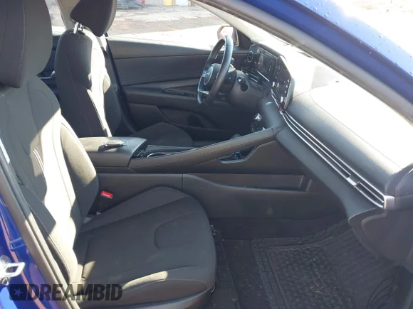 ✅ 2021 Hyundai Elantra SEL • VIN: KMHLN4AG9MU089711 • Lot: 43811909. Wystawiony na IAAI z przebiegiem 60 194 mil. Bezpłatny archiwum sprzedaży aukcyjnych z USA i szczegółowy raport historii pojazdu na DreamBid. Zdjęcie 5.