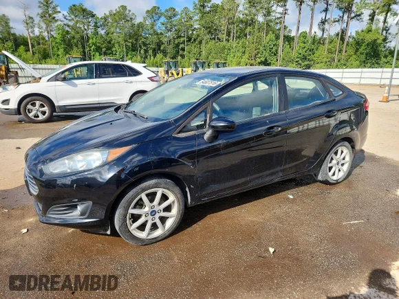 ✅ 2019 Ford Fiesta SE • VIN: 3FADP4BJ7KM123584 • Lot: 54607816. Wystawiony na Copart z przebiegiem 80 344 mil. Bezpłatny archiwum sprzedaży aukcyjnych z USA i szczegółowy raport historii pojazdu na DreamBid. Zdjęcie 1.
