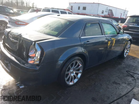 ✅ 2007 Chrysler 300 Limited • VIN: 2C3KA53G57H828776 • Lot: 41520896. Wystawiony na IAAI z przebiegiem 186 416 mil. Bezpłatny archiwum sprzedaży aukcyjnych z USA i szczegółowy raport historii pojazdu na DreamBid. Zdjęcie 4.