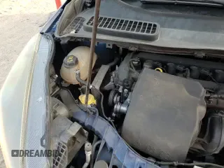 ✅ 2018 Ford Escape S • VIN: 1FMCU0F79JUA16662 • Lot: 92028895. Wystawiony na Copart z przebiegiem 128 888 mil. Bezpłatny archiwum sprzedaży aukcyjnych z USA i szczegółowy raport historii pojazdu na DreamBid. Zdjęcie 16.