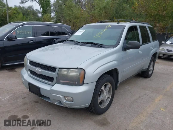 ✅ 2008 Chevrolet TrailBlazer 1LT • VIN: 1GNET13M182151700 • Лот: 43426147. Опубліковано раніше на IAAI з пробігом 234 425 миль. Безкоштовний доступ до архіву аукціонних продажів зі США та докладний звіт про історію автомобіля на DreamBid. Зображення 2.