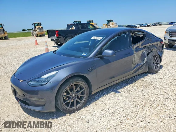✅ 2018 Tesla Model 3 Long Range Battery • VIN: 5YJ3E1EA6JF033996 • Lot: 55216926. Wystawiony na Copart z przebiegiem 72 217 mil. Bezpłatny archiwum sprzedaży aukcyjnych z USA i szczegółowy raport historii pojazdu na DreamBid. Zdjęcie 1.