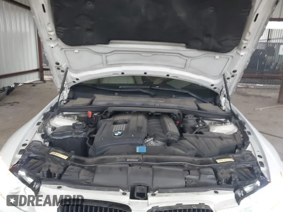 ✅ 2007 BMW 3 Series 328i • VIN: WBAWB33597PV74009 • Lot: 45142630. Listed on IAAI with 214,363 mi. Free auction sales archive from the USA and detailed vehicle history report at DreamBid. Image 10.