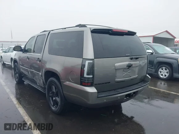 ✅ 2007 Chevrolet Suburban LT • VIN: 3GNFK163X7G207035 • Lot: 43772181. Wystawiony na IAAI z przebiegiem 205 420 mil. Bezpłatny archiwum sprzedaży aukcyjnych z USA i szczegółowy raport historii pojazdu na DreamBid. Zdjęcie 3.