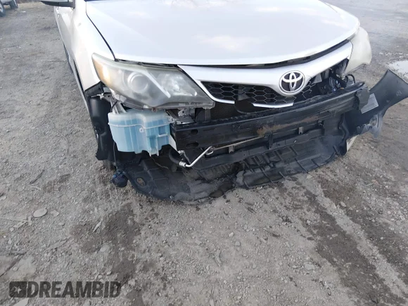 ✅ 2012 Toyota Camry SE • VIN: 4T1BF1FKXCU100654 • Lot: 44180078. Wystawiony na IAAI z przebiegiem 196 499 mil. Bezpłatny archiwum sprzedaży aukcyjnych z USA i szczegółowy raport historii pojazdu na DreamBid. Zdjęcie 6.