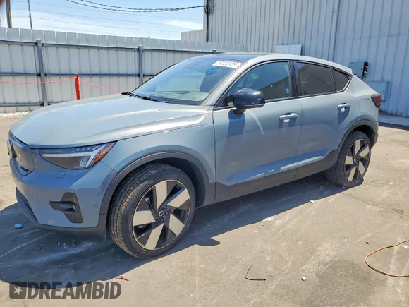 ✅ 2023 Volvo C40 Plus • VIN: YV4ED3GL5P2063747 • Лот: 50223106. Опубликован ранее на Copart с пробегом 20 274 миль. Бесплатный доступ к архиву аукционных продаж из США и подробный отчёт об истории автомобиля на DreamBid. Изображение 1.