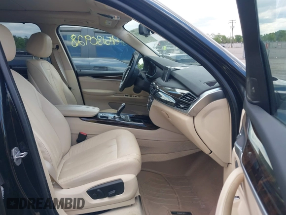 ✅ 2015 BMW X5 xDrive35i • VIN: 5UXKR0C59F0K53637 • Lot: 45130928. Wystawiony na IAAI z przebiegiem 97 271 mil. Bezpłatny archiwum sprzedaży aukcyjnych z USA i szczegółowy raport historii pojazdu na DreamBid. Zdjęcie 5.