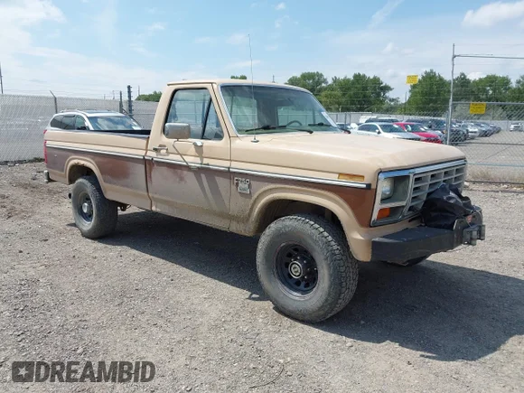 ✅ 1985 Ford F-250 • VIN: 1FTHF2618FPA87787 • Lot: 42861410. Listed on IAAI with 8,892 mi. Free auction sales archive from the USA and detailed vehicle history report at DreamBid. Image 1.