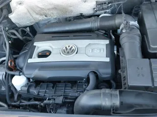 ✅ 2012 Volkswagen Tiguan S • VIN: WVGAV7AX8CW607335 • Lot: 43641053. Wystawiony na IAAI z przebiegiem 127 340 mil. Bezpłatny archiwum sprzedaży aukcyjnych z USA i szczegółowy raport historii pojazdu na DreamBid. Zdjęcie 14.