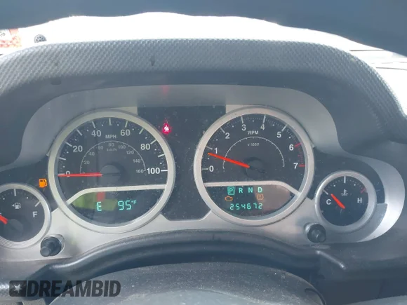 ✅ 2010 Jeep Wrangler Sport • VIN: 1J4AA2D15AL113730 • Лот: 42667780. Опубликован ранее на IAAI с пробегом 254 672 миль. Бесплатный доступ к архиву аукционных продаж из США и подробный отчёт об истории автомобиля на DreamBid. Изображение 7.