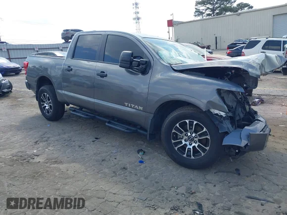 ✅ 2024 Nissan Titan SV • VIN: 1N6AA1EF5RN100788 • Lot: 44666875. Wystawiony na IAAI z przebiegiem 30 946 mil. Bezpłatny archiwum sprzedaży aukcyjnych z USA i szczegółowy raport historii pojazdu na DreamBid. Zdjęcie 1.