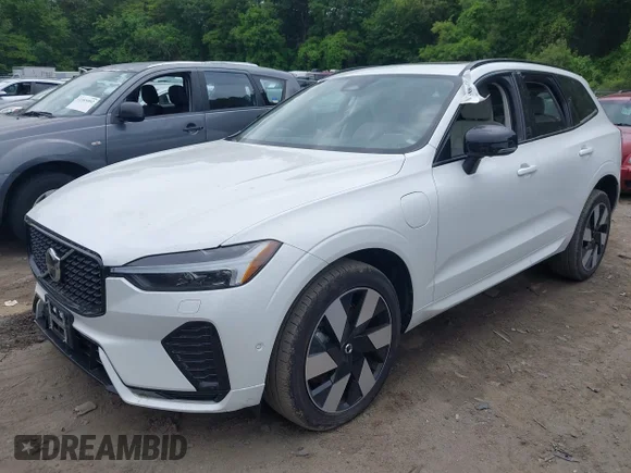 ✅ 2024 Volvo XC60 Plus Dark Theme • VIN: YV4H60DL3R1821975 • Lot: 42389056. Wystawiony na IAAI z przebiegiem 10 172 mil. Bezpłatny archiwum sprzedaży aukcyjnych z USA i szczegółowy raport historii pojazdu na DreamBid. Zdjęcie 2.