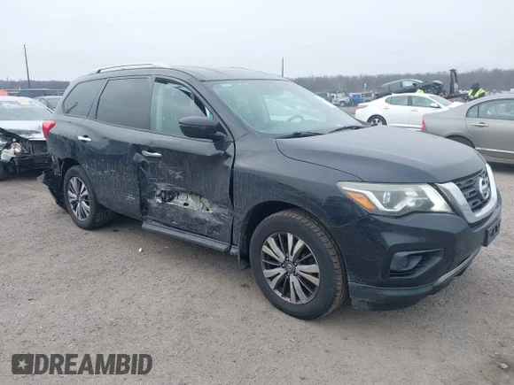 ✅ 2019 Nissan Pathfinder SV • VIN: 5N1DR2MM6KC645071 • Лот: 44124224. Опубликован ранее на IAAI с пробегом 135 303 миль. Бесплатный доступ к архиву аукционных продаж из США и подробный отчёт об истории автомобиля на DreamBid. Изображение 1.
