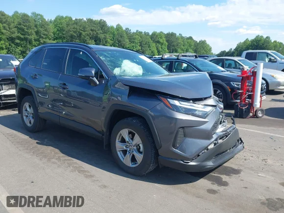 ✅ 2025 Toyota RAV4 XLE • VIN: 2T3W1RFV5SC304696 • Lot: 45278388. Wystawiony na IAAI z przebiegiem 15 803 mil. Bezpłatny archiwum sprzedaży aukcyjnych z USA i szczegółowy raport historii pojazdu na DreamBid. Zdjęcie 1.