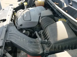 ✅ 2017 Chrysler Pacifica Touring L Plus • VIN: 2C4RC1EG2HR729709 • Lot: 43345031. Wystawiony na IAAI z przebiegiem 132 012 mil. Bezpłatny archiwum sprzedaży aukcyjnych z USA i szczegółowy raport historii pojazdu na DreamBid. Zdjęcie 19.