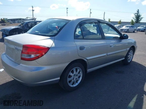 ✅ 2003 Kia Rio • VIN: KNADC125636231605 • Lot: 43206686. Wystawiony na IAAI z przebiegiem 189 842 mil. Bezpłatny archiwum sprzedaży aukcyjnych z USA i szczegółowy raport historii pojazdu na DreamBid. Zdjęcie 4.