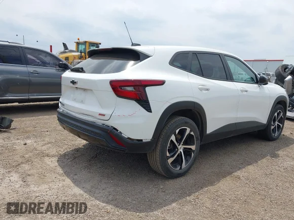 ✅ 2024 Chevrolet Trax 1RS • VIN: KL77LGE27RC110562 • Lot: 44965183. Listed on IAAI with 26,767 mi. Free auction sales archive from the USA and detailed vehicle history report at DreamBid. Image 4.