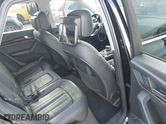 ✅ 2018 Audi Q5 Premium Plus • VIN: WA1BNAFY4J2076477 • Lot: 44713757. Wystawiony na IAAI z przebiegiem 107 161 mil. Bezpłatny archiwum sprzedaży aukcyjnych z USA i szczegółowy raport historii pojazdu na DreamBid. Zdjęcie 8.