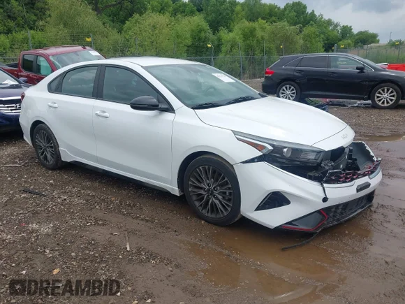 ✅ 2022 Kia Forte GT-Line • VIN: 3KPF54AD0NE445678 • Лот: 45325746. Опубліковано раніше на IAAI з пробігом 59 212 миль. Безкоштовний доступ до архіву аукціонних продажів зі США та докладний звіт про історію автомобіля на DreamBid. Зображення 1.