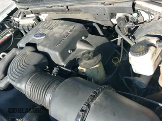 ✅ 2003 Ford Expedition Special Service • VIN: 1FMPU15L53LB73443 • Lot: 42708137. Listed on IAAI with 242,766 mi. Free auction sales archive from the USA and detailed vehicle history report at DreamBid. Image 12.