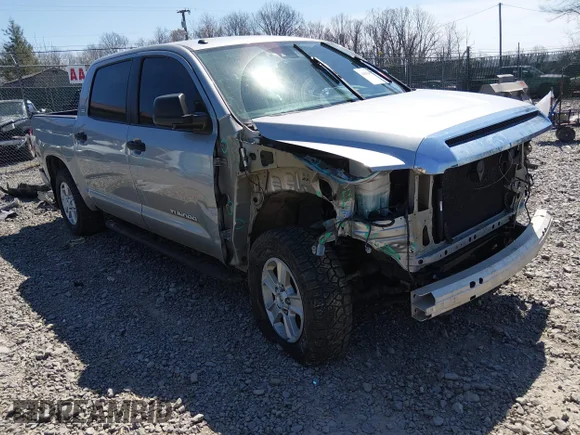 ✅ 2018 Toyota Tundra SR5 • VIN: 5TFDM5F17JX077296 • Lot: 44828977. Listed on IAAI with 177,345 mi. Free auction sales archive from the USA and detailed vehicle history report at DreamBid. Image 1.