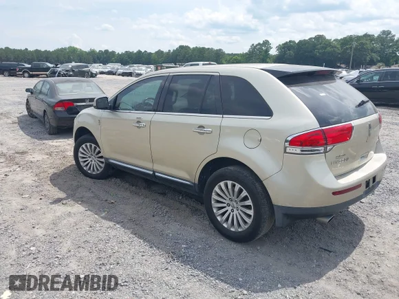 ✅ 2011 Lincoln MKX • VIN: 2LMDJ6JK6BBJ07637 • Lot: 45228383. Wystawiony na IAAI z przebiegiem 250 000 mil. Bezpłatny archiwum sprzedaży aukcyjnych z USA i szczegółowy raport historii pojazdu na DreamBid. Zdjęcie 3.