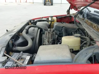 ✅ 2000 Chevrolet Silverado 2500 LS • VIN: 1GCGK29U3YE159782 • Lot: 42568821. Wystawiony na IAAI z przebiegiem 172 387 mil. Bezpłatny archiwum sprzedaży aukcyjnych z USA i szczegółowy raport historii pojazdu na DreamBid. Zdjęcie 16.